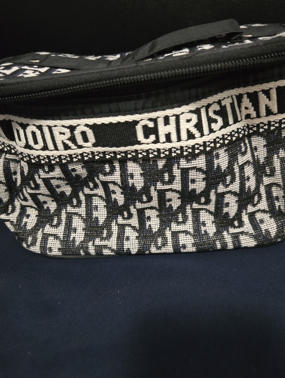 Bag - Picture 2 of 6
